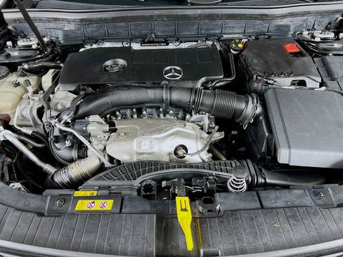 Used 2023 Mercedes-Benz GLB 250 4MATIC image 31