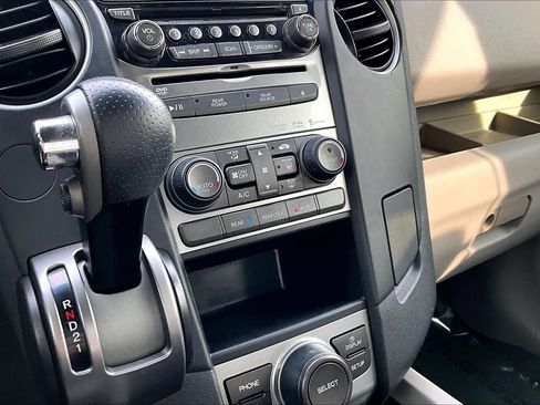 Used 2015 Honda Pilot SE image 35