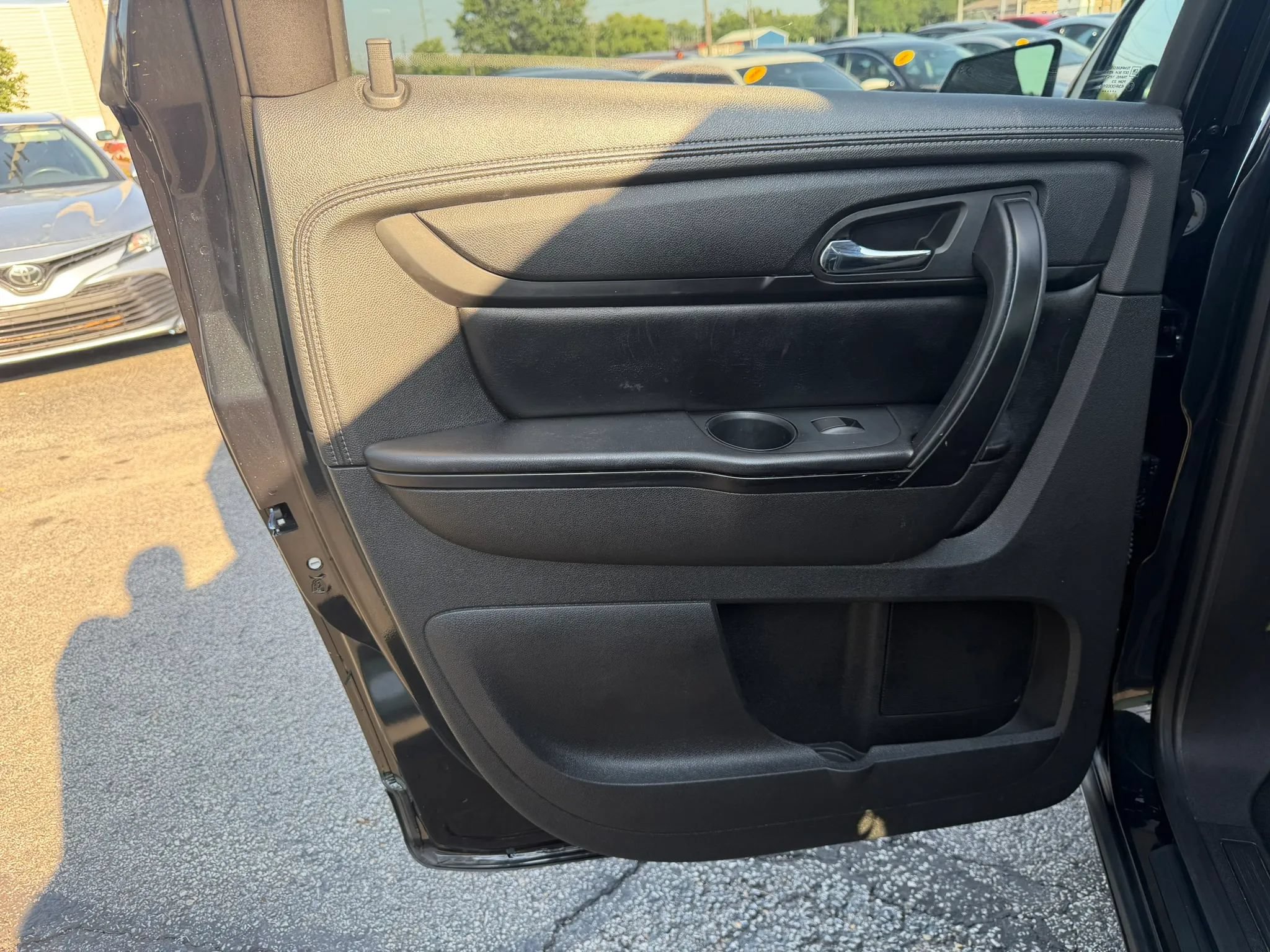 Used 2015 GMC Acadia SLE FWD image 20