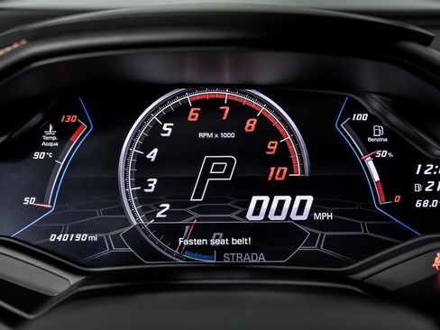 Used 2021 Lamborghini Huracan EVO image 26