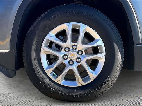 Used 2020 Chevrolet Traverse LT image 9