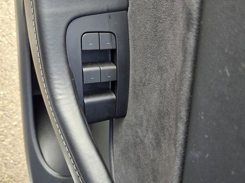 Used 2022 Tesla Model Y Long Range image 16