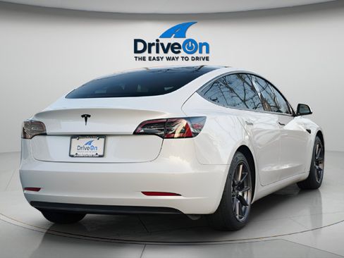 Used 2021 Tesla Model 3 Standard Range Plus RWD image 10