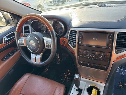Used 2013 Jeep Grand Cherokee Overland image 12