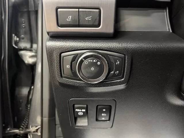 Used 2018 Ford Expedition Max Platinum AWD/4WD image 15