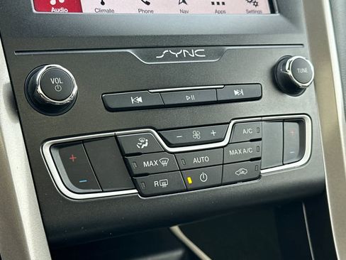 Certified 2019 Ford Fusion SE image 20