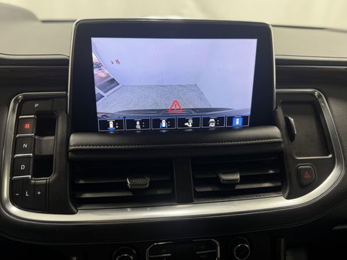 Used 2021 Chevrolet Suburban Premier w/ Premium Package image 22