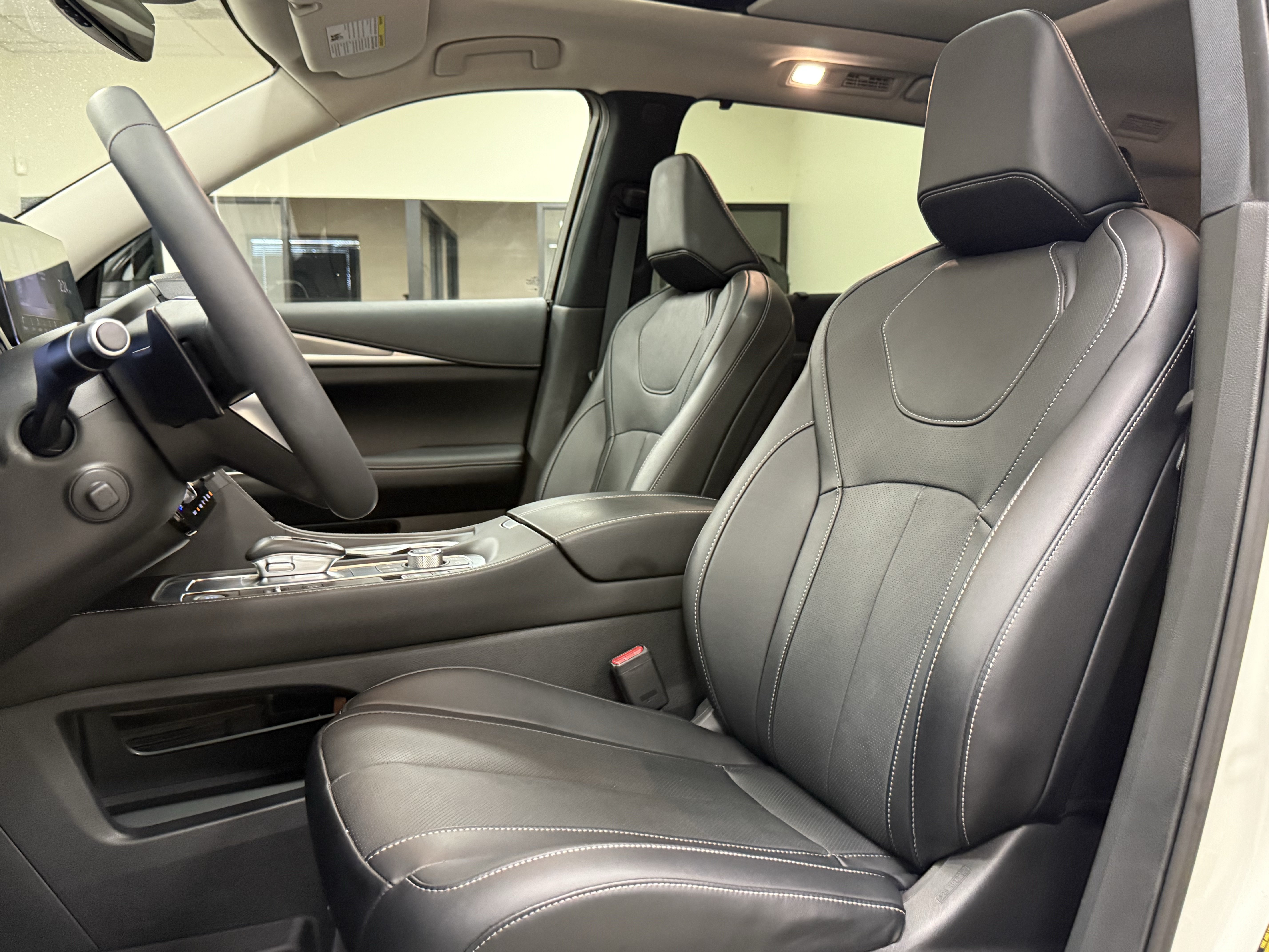 Certified 2024 INFINITI QX60 Luxe w/ Performance Audio Package FWD image 13