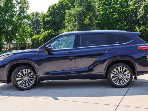 Used 2020 Toyota Highlander Platinum AWD/4WD image 4