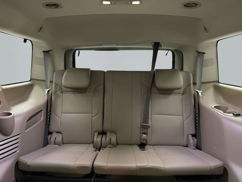 Used 2018 Chevrolet Tahoe LT w/ Luxury Package RWD image 23