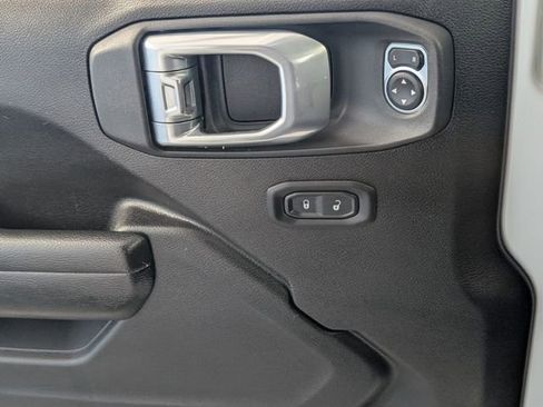 Used 2022 Jeep Wrangler Unlimited Sport image 26