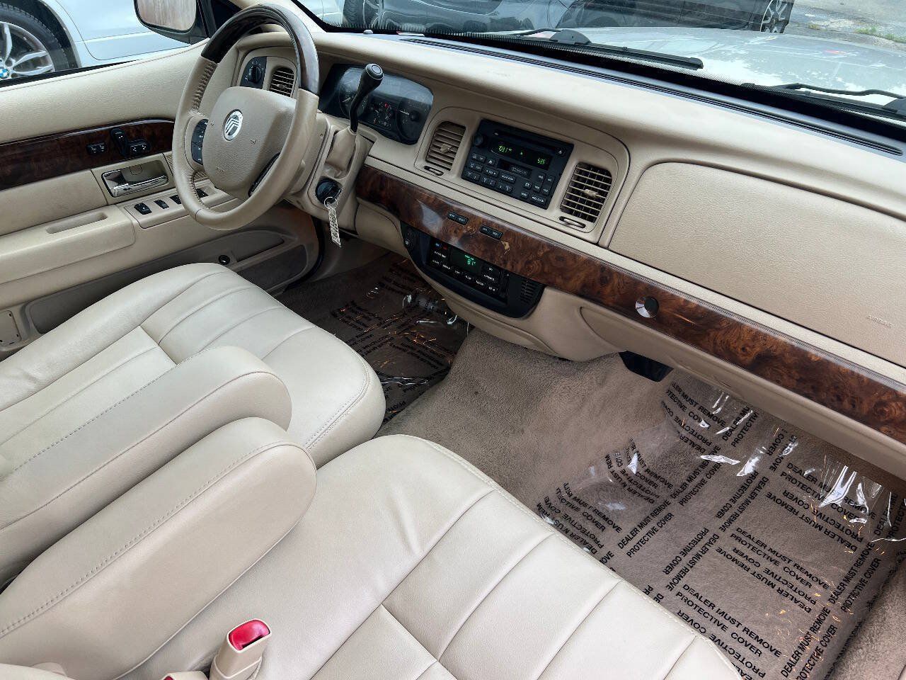 Used 2010 Mercury Grand Marquis LS RWD image 30