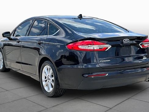 Used 2020 Ford Fusion SE FWD image 12