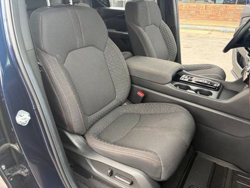 Used 2025 Honda Pilot Sport image 38