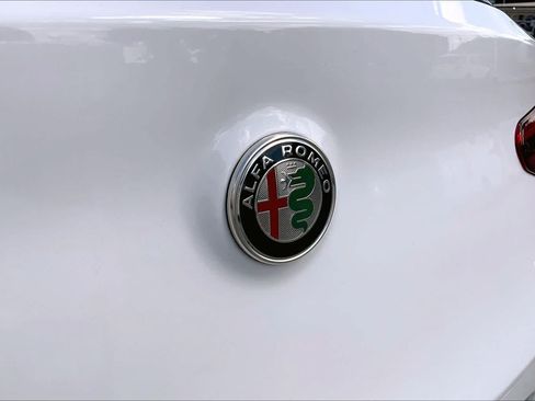Used 2020 Alfa Romeo Stelvio RWD image 10