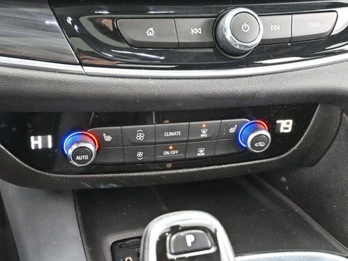 Used 2021 Buick Enclave Essence w/ Sound and Sites Package image 21