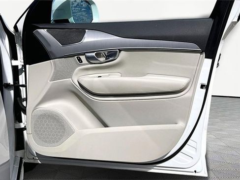 Used 2024 Volvo XC90 B5 Core w/ Protection Package Premier image 19