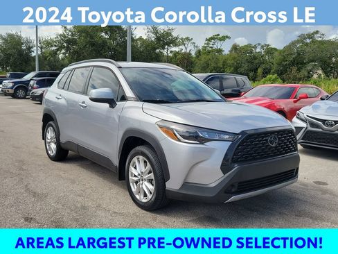Certified 2024 Toyota Corolla Cross LE FWD image 3