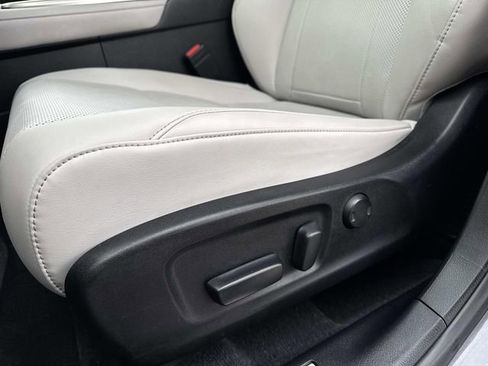 Certified 2022 Lexus RX 350L Premium w/ Premium Package image 19