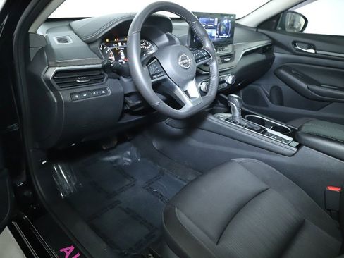 Used 2024 Nissan Altima 2.5 SV w/ SV Premium Package image 17