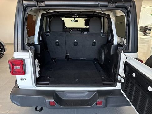 Used 2021 Jeep Wrangler Unlimited Sahara AWD/4WD image 43
