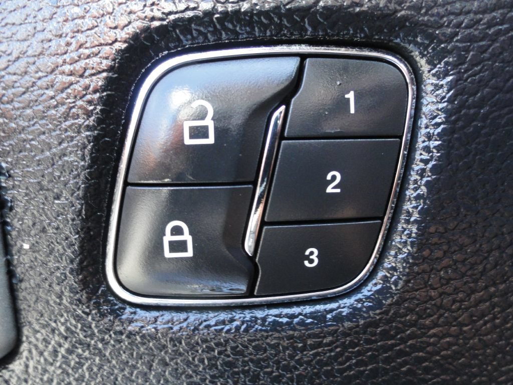 Used 2019 Ford F250 Lariat w/ Chrome Package AWD/4WD image 31
