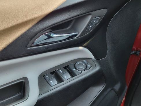 Used 2024 Chevrolet Equinox LT w/ LPO, Floor Liner Package FWD image 12