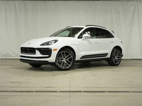 New 2026 Porsche Macan image 1