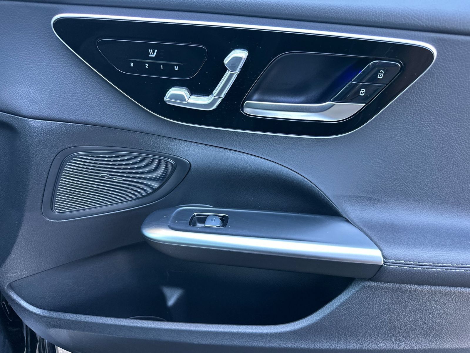 Certified 2025 Mercedes-Benz C 300 Sedan image 19