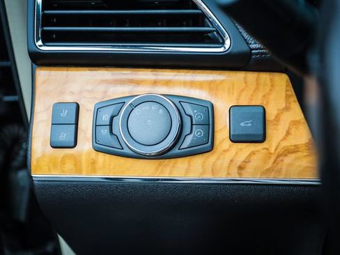 Used 2013 Lincoln MKX AWD image 33