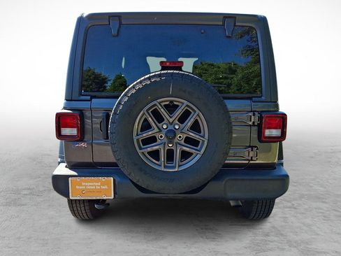Used 2024 Jeep Wrangler Unlimited Sport AWD/4WD image 4