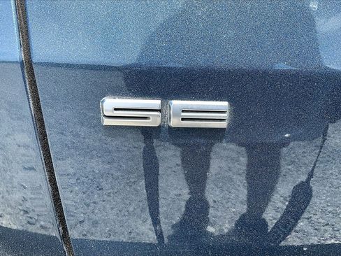 Used 2020 Ford Escape SE image 8