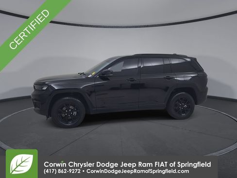 Used 2024 Jeep Grand Cherokee Altitude AWD/4WD image 8