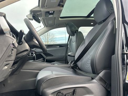 New 2026 Volkswagen Tiguan SE image 3