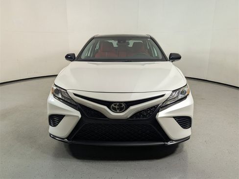 Used 2019 Toyota Camry XSE image 2