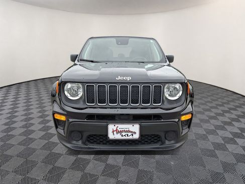 Used 2023 Jeep Renegade Latitude AWD/4WD image 2