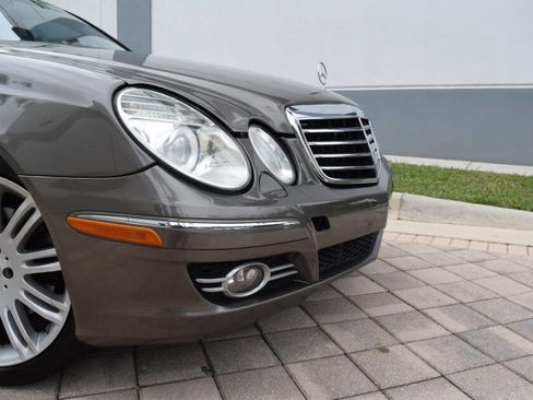 Used 2008 Mercedes-Benz E 350 4MATIC Sedan image 16