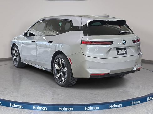 Used 2026 BMW iX xDrive60 w/ Premium Package AWD/4WD image 9