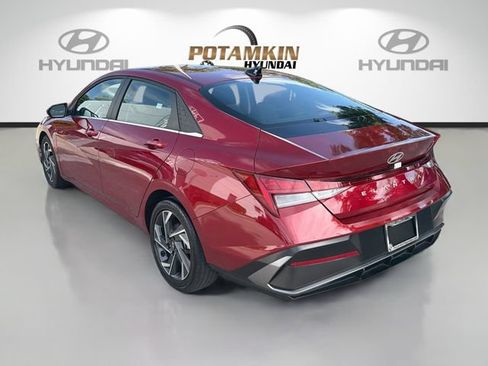 Certified 2025 Hyundai Elantra SEL FWD image 7