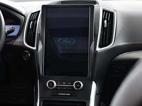 Used 2022 Ford Edge Titanium w/ Class II Trailer Tow Package image 9