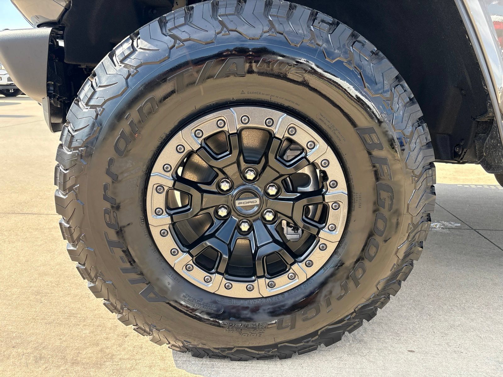 New 2026 Ford Bronco Raptor w/ Interior Carbon Fiber Pack AWD/4WD image 9