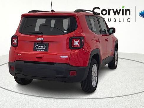 Used 2019 Jeep Renegade Latitude AWD/4WD image 7