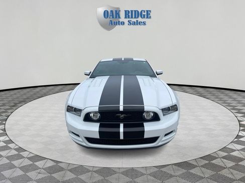 Used 2014 Ford Mustang GT RWD image 2