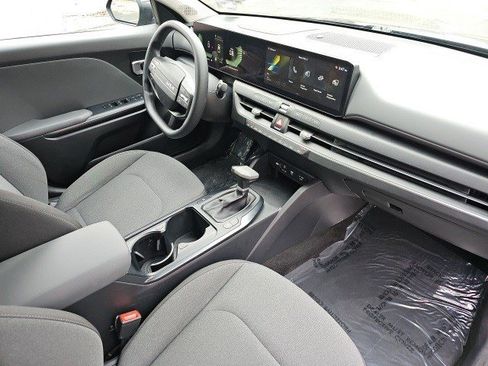 Used 2025 Kia K4 LXS image 14