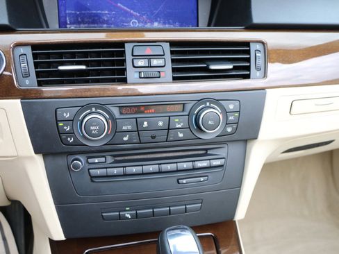 Used 2013 BMW 328i Convertible RWD image 21
