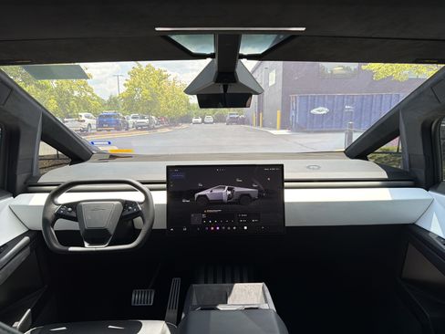 Used 2024 Tesla Cybertruck AWD Crew Cab image 23