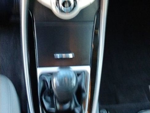 Used 2012 Hyundai Elantra GLS w/ Comfort Pkg 2 image 11