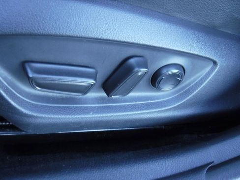 Used 2018 Toyota Camry SE image 15