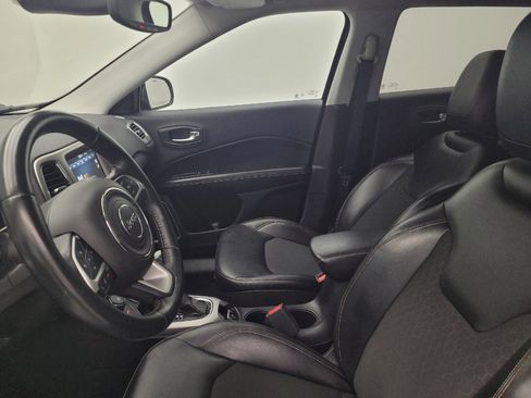 Used 2018 Jeep Compass Latitude w/ Popular Equipment Group AWD/4WD image 17