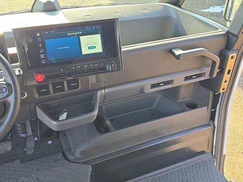 Used 2025 Chevrolet Brightdrop 400 w/ Battery Pack, Max Range image 14